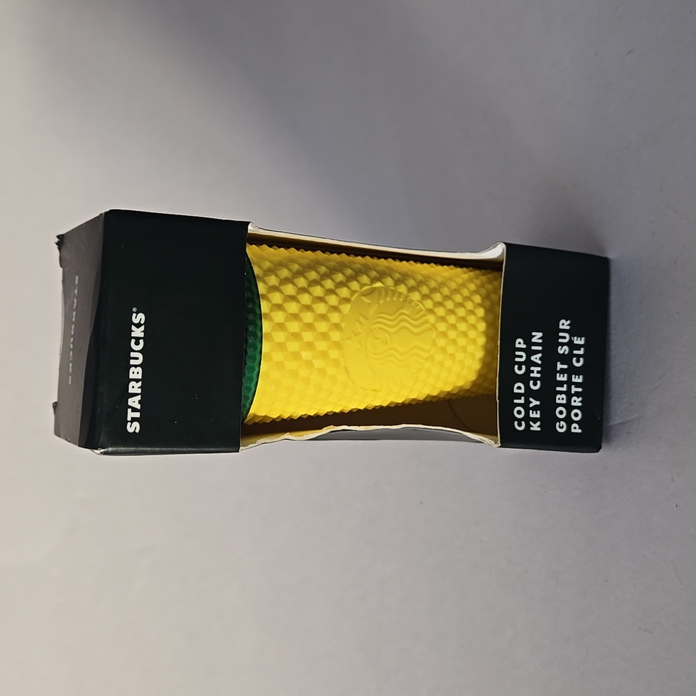 Starbucks Hawaii Exclusive Pineapple Tumbler Key Chain